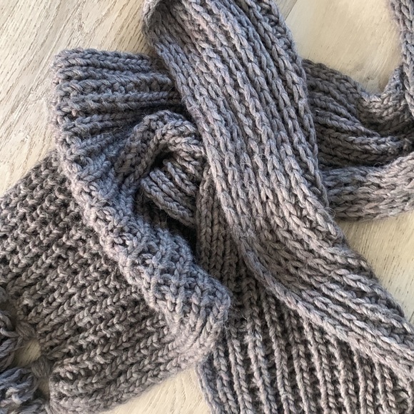 Cintelli e Galluzzo Italian Wool Blend Scarf Gray oversized braided fringe Italy - Picture 2 of 6